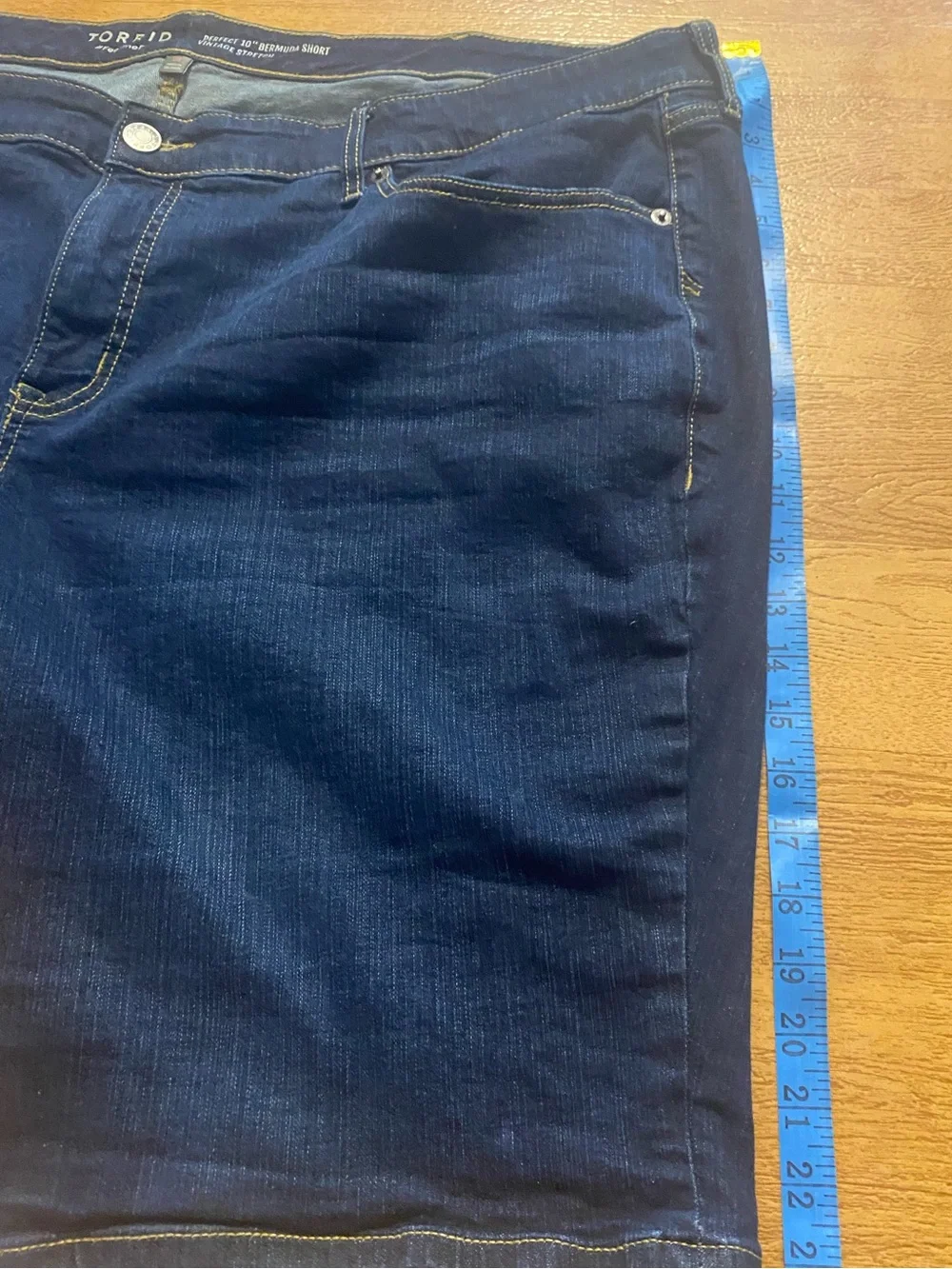 Torrid size 28 Bermuda Shorts Vintage Stretch Denim Mid Rise Indigo Dadcore